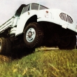...v�hody p�te�ov�ho r�mu jsou nesporn�, Tatry se v ter�nu nekrout�...zdroj kniha 70 let automobil� Tatra 1967