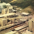...cement�rna v Lochkov� b�vala domovem mnoha p�epravn�k� cementu T 138 VLH 119 a T 148 VLH 118...zdroj �asopis Kv�ty 40/1975
