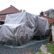 ...k V�noc�m dostala novou zimn� ochrannou plachtu