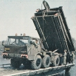 ...T 813 AM50 p�i stavb� pontonov�ho mostu...zdroj �asopis Sv�t motor� 40/1978