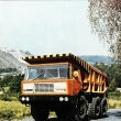 ...prototyp skl�p��e T 813 S1 6x6 kter� se nedostal do s�riov� v�roby. D�vodem byl podle hlavn�ho konstrukt�ra Milana Galii kr�tk� rozvor a v ter�nu m�l hor�� ovladatelnost. Co dodat-je to mysl�m velk� �koda...zdroj kniha 70 let automobil� Tatra 1967